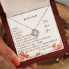 愛之結項鍊 - 外人變家人 _ 給婆婆最動人的溫馨禮物 - 正面展示LED禮盒開箱細節，做工細膩、心意滿滿的儀式感禮物